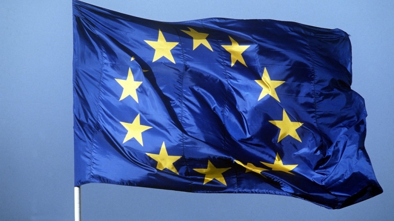 1653526488912,die-bedeutung-der-eu-flagge-100~_v-16x9@2dL_-6c42aff4e68b43c7868c3240d3ebfa29867457da.jpg